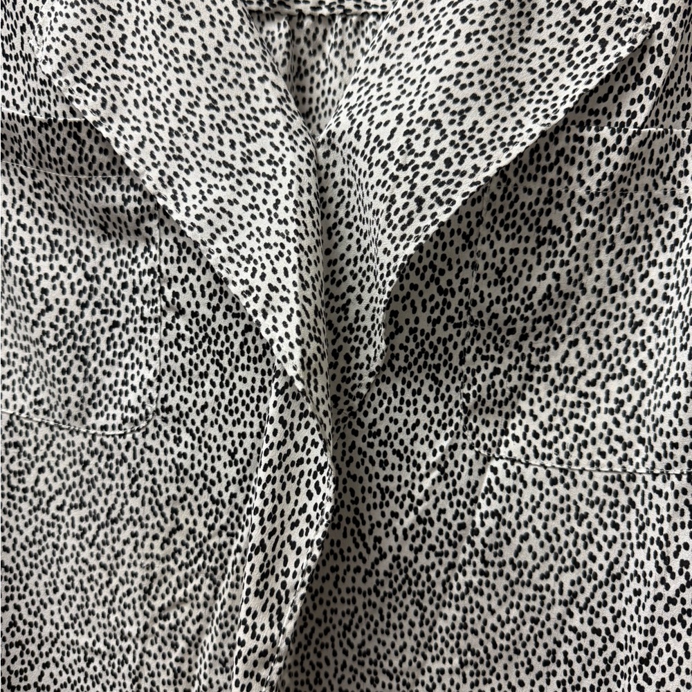 Ann Taylor long sleeved blouse. Black and white. Size 10 with stylish ruffles. - Picture 4 of 5